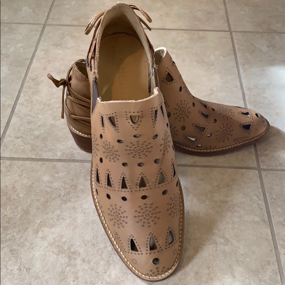 Musse & Cloud Booties